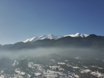 Jak zaoszczędzić na nartach w Bansko: 12 inteligentnych wskazówek